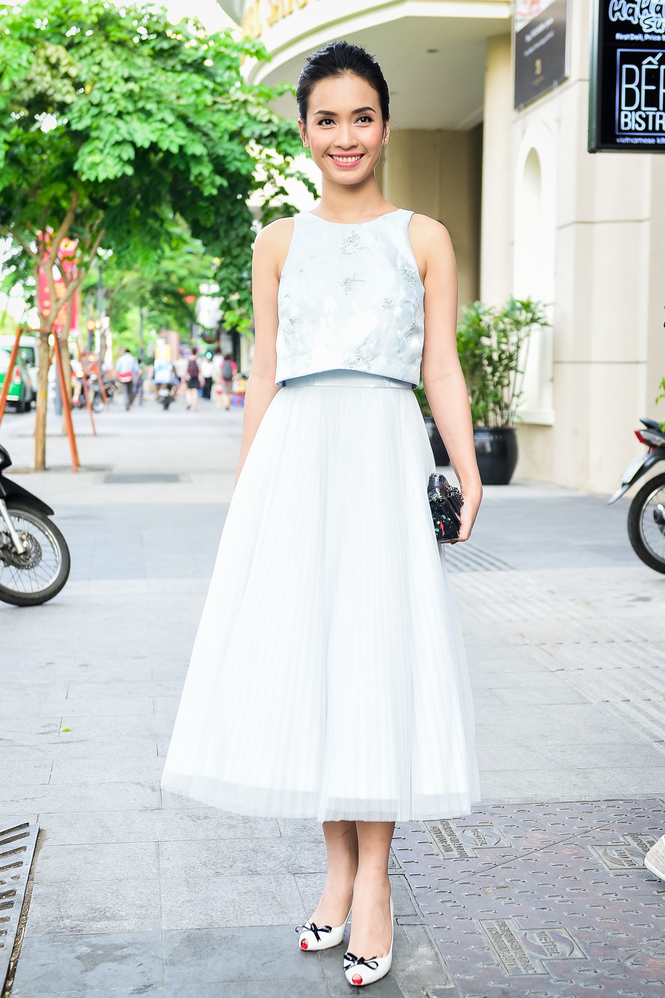 Ha Ho nu tinh,  Thuy Tien goi cam di xem thoi trang anh 9