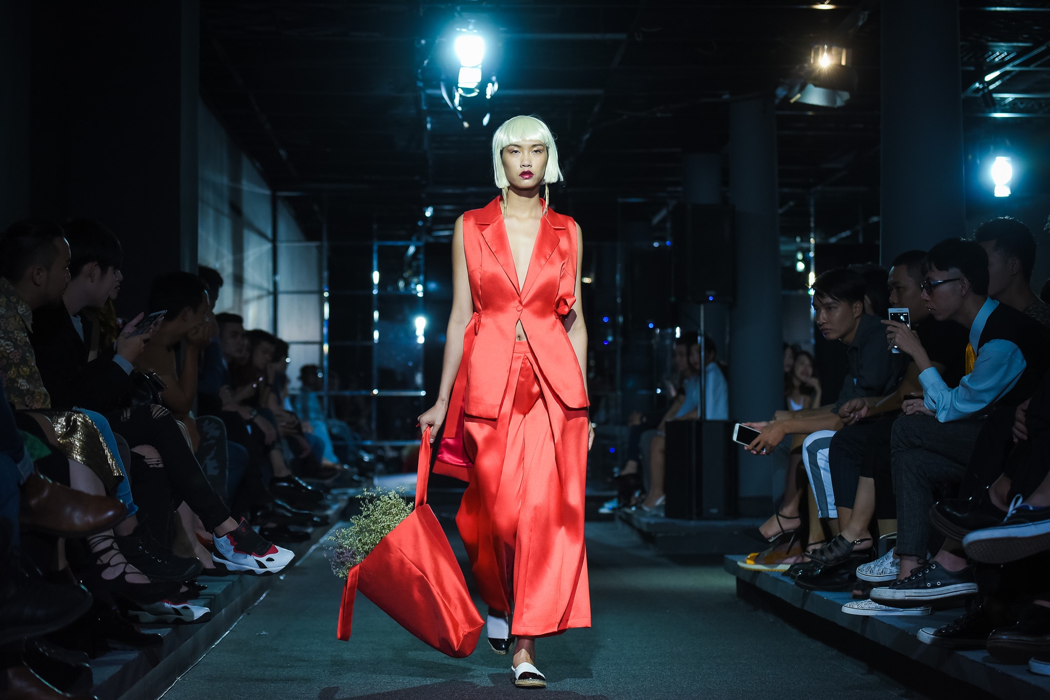 Bo suu tap cua Le Ha anh 5