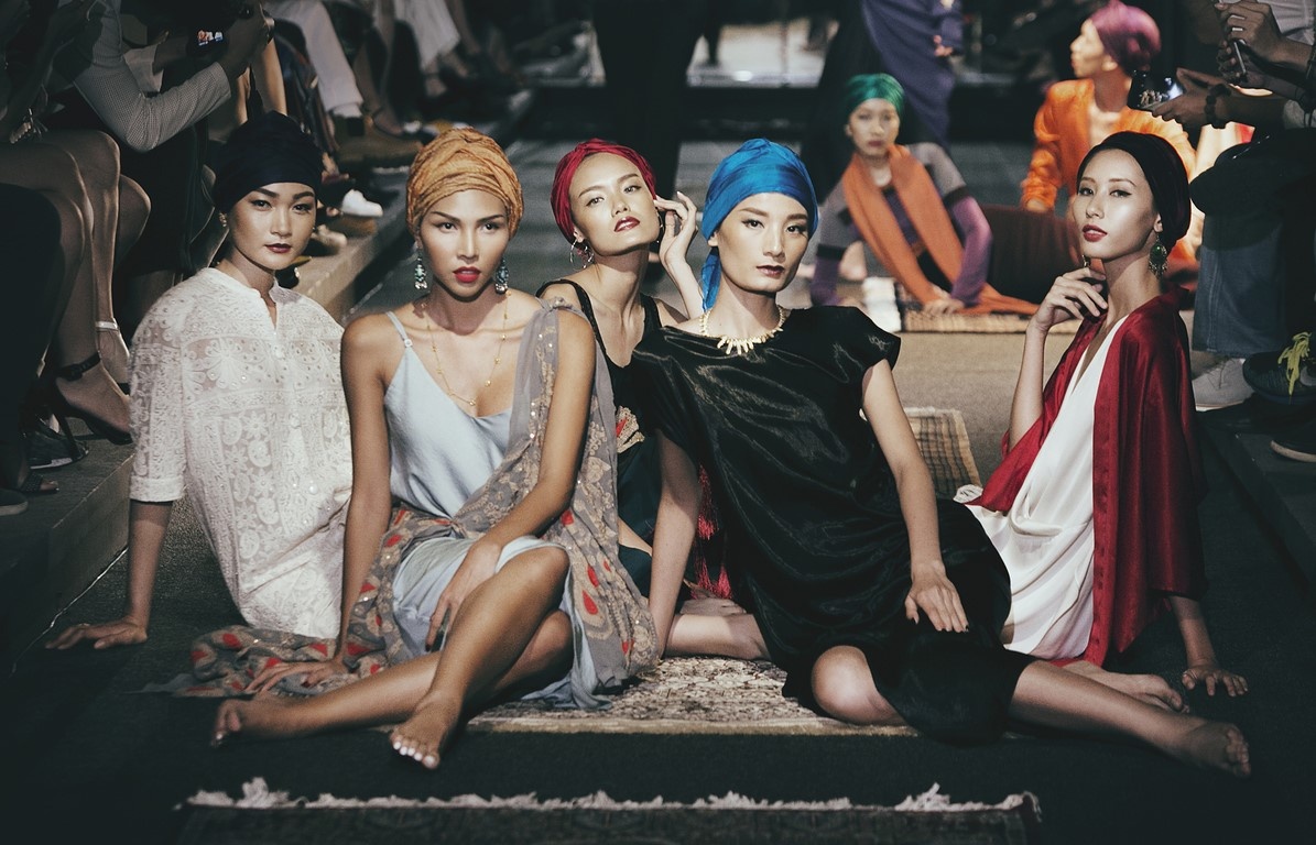 Dan mau an tuong trong show cua Li Lam anh 1