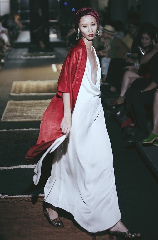 Dan mau an tuong trong show cua Li Lam anh 8