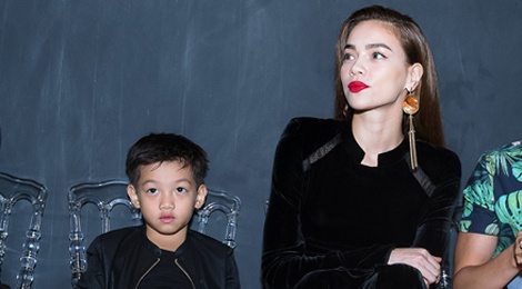 Ho Ngoc Ha va be Subeo mac ton sur ton di xem thoi trang hinh anh