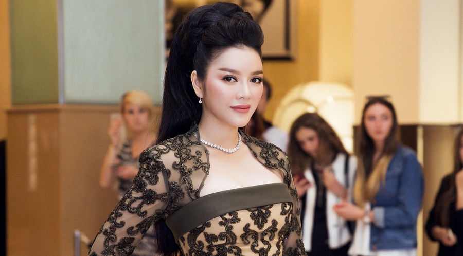 Ly Nha Ky len tieng ve nghi van lo nguc tren tham do Cannes hinh anh