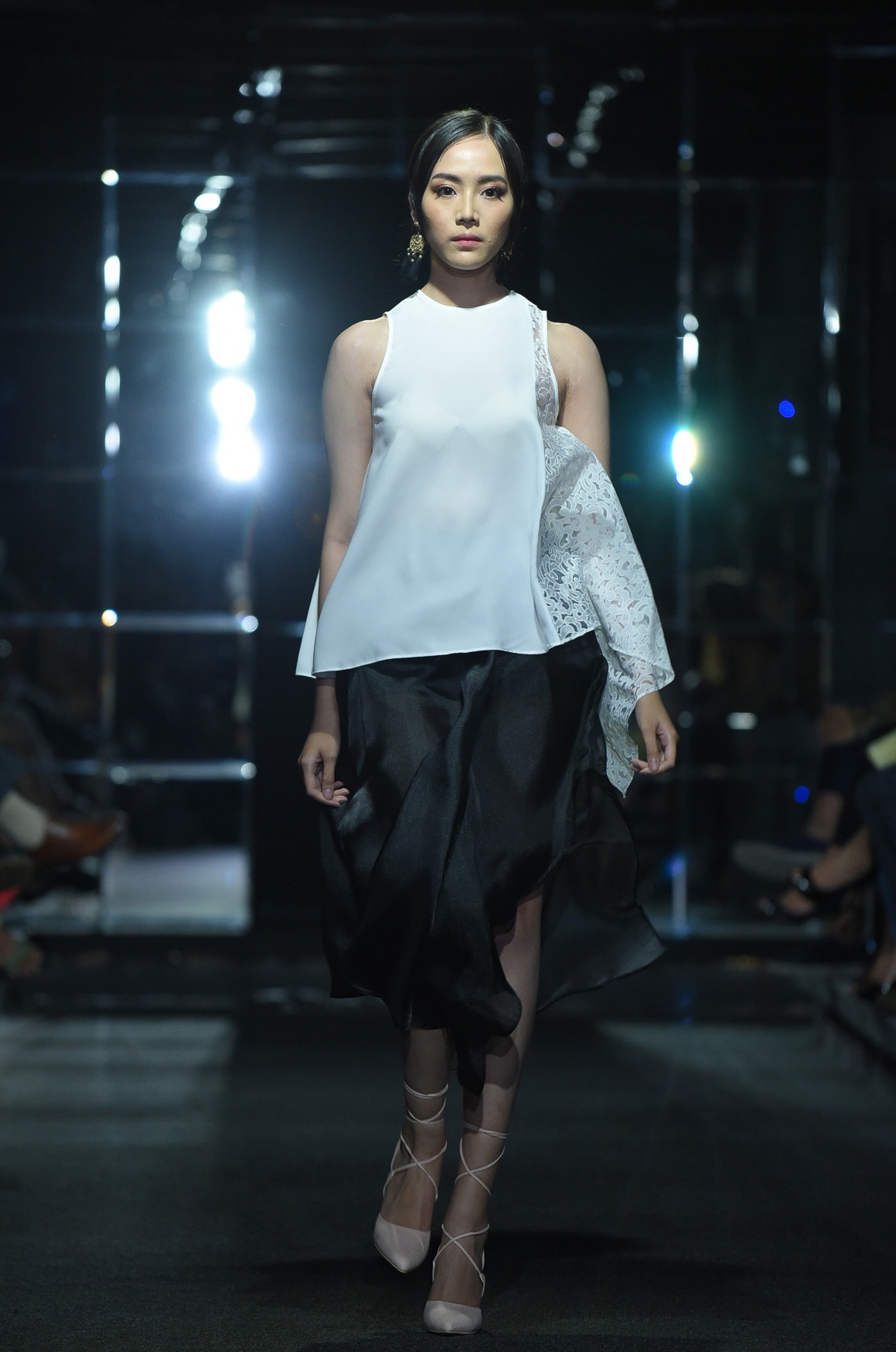 Diem Huong tai xuat san dien anh 10