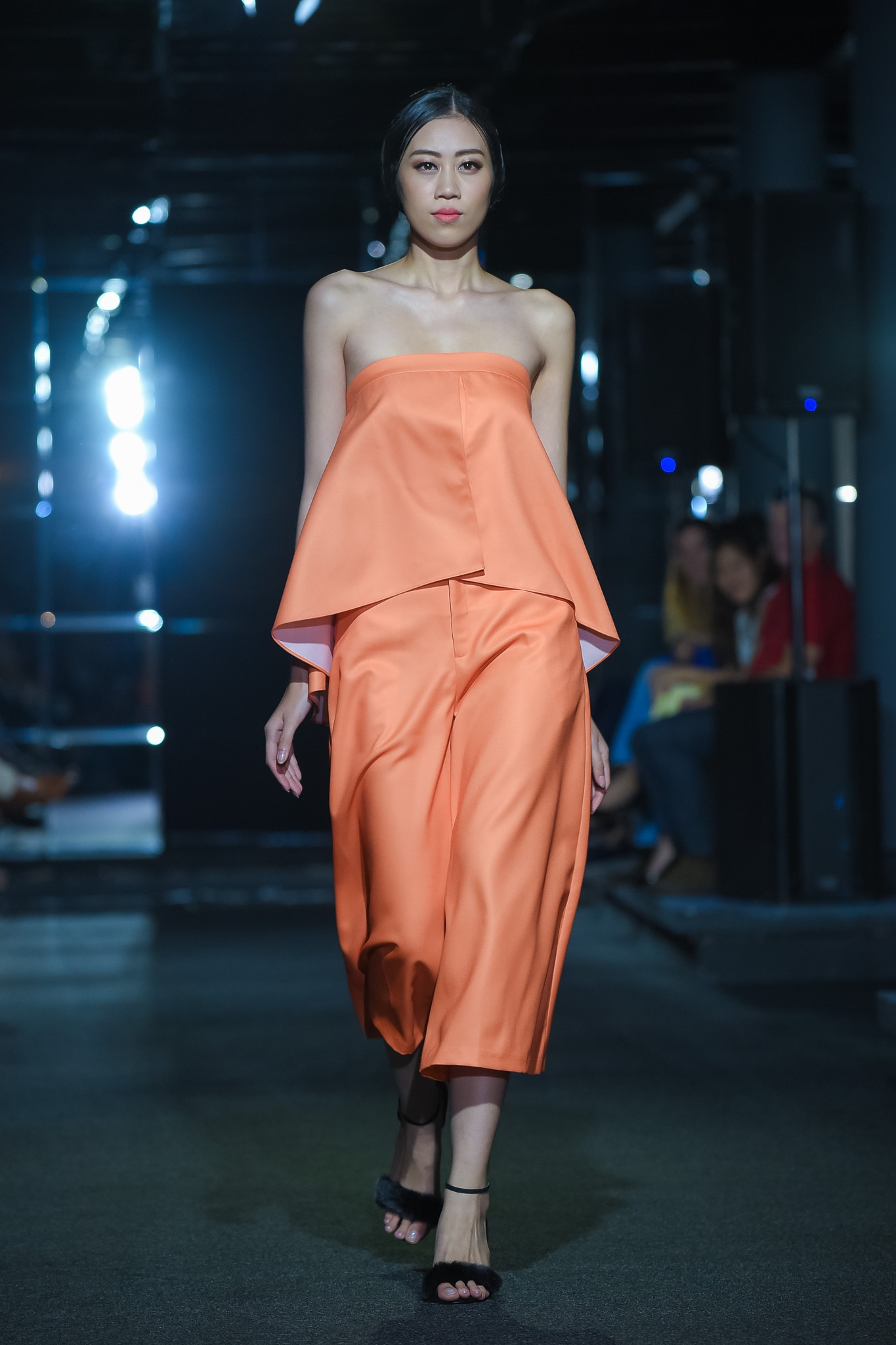 Diem Huong tai xuat san dien anh 11