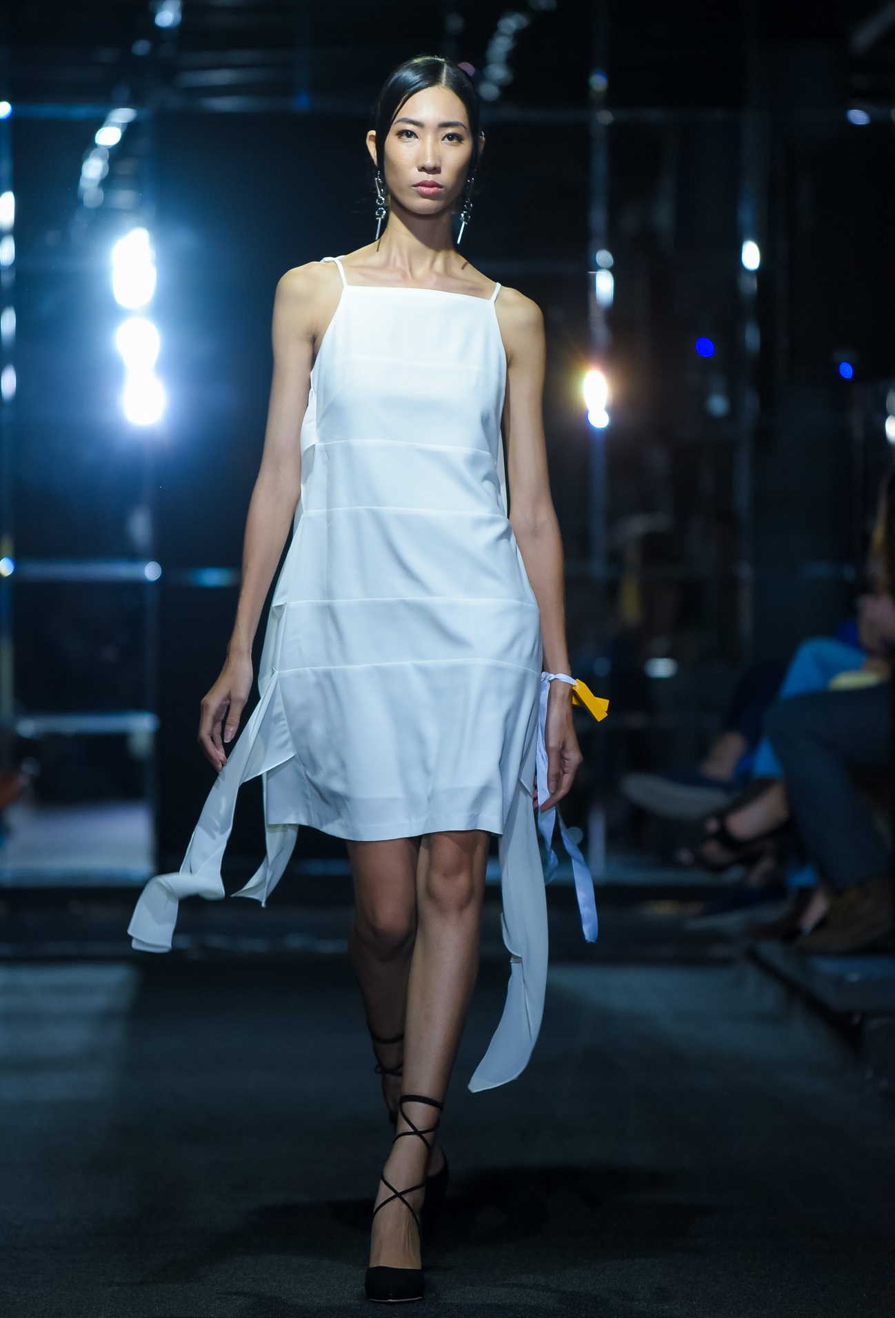 Diem Huong tai xuat san dien anh 12