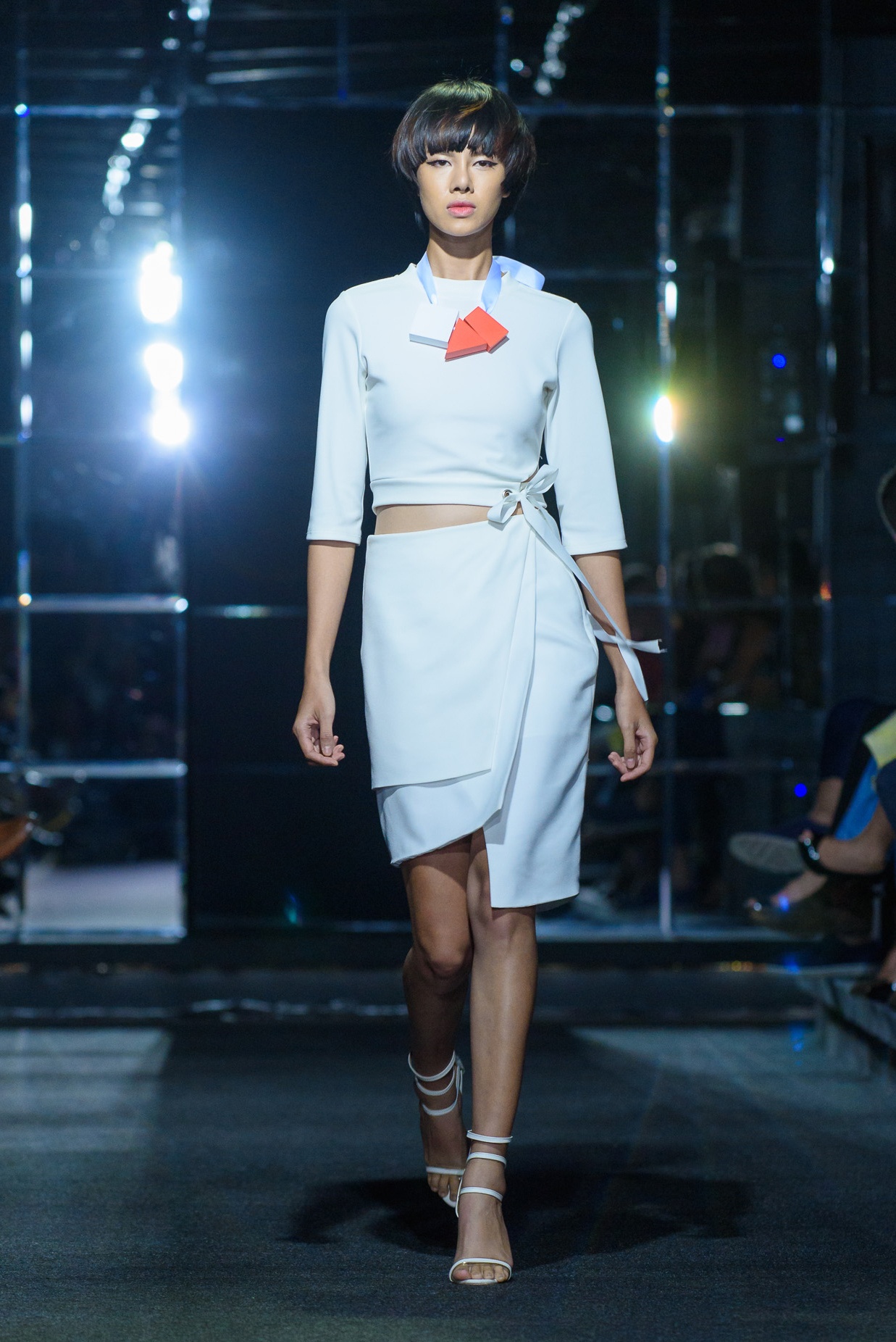 Diem Huong tai xuat san dien anh 4