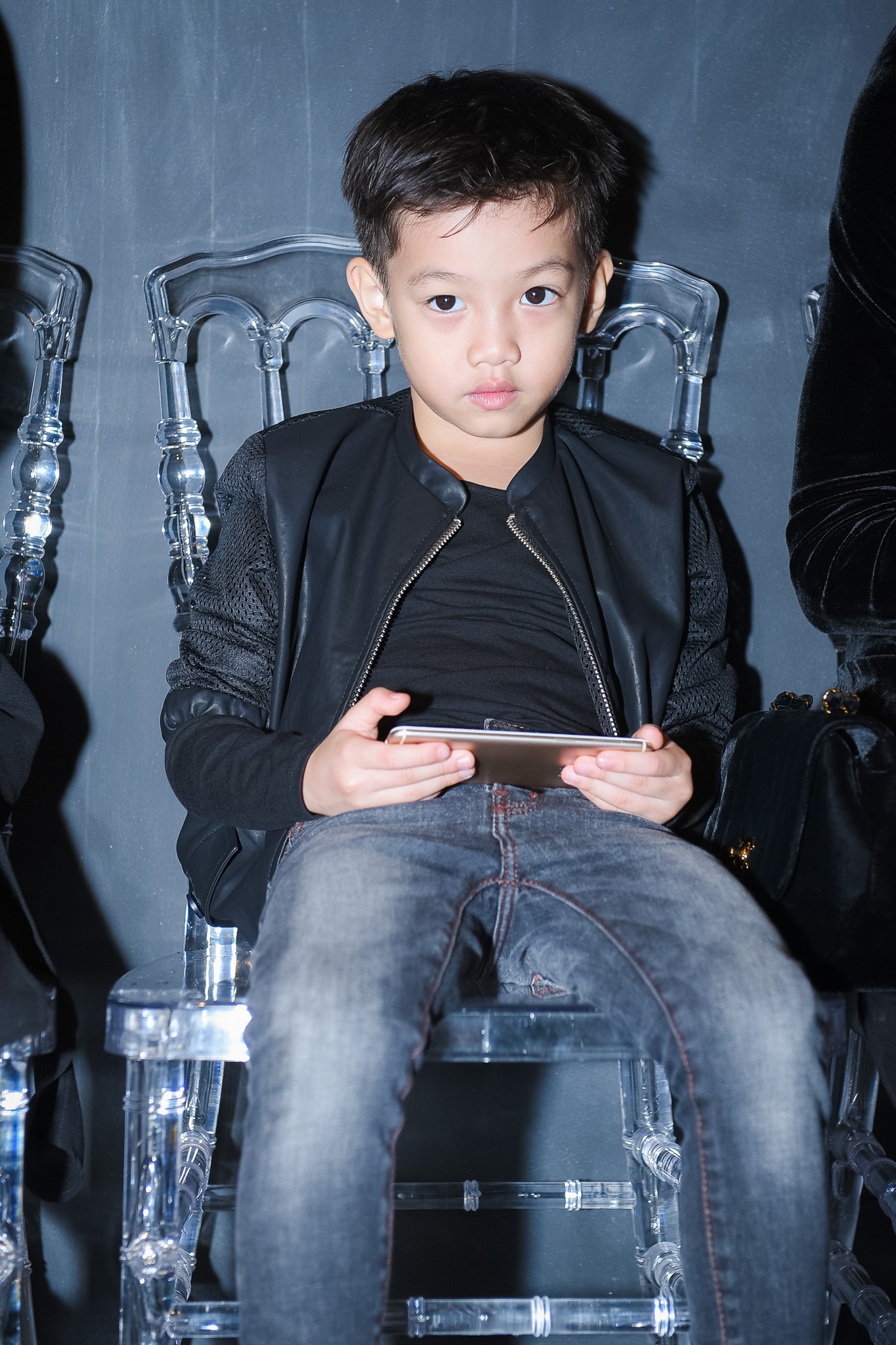 Ho Ngoc Ha dua Subeo di xem thoi trang anh 4