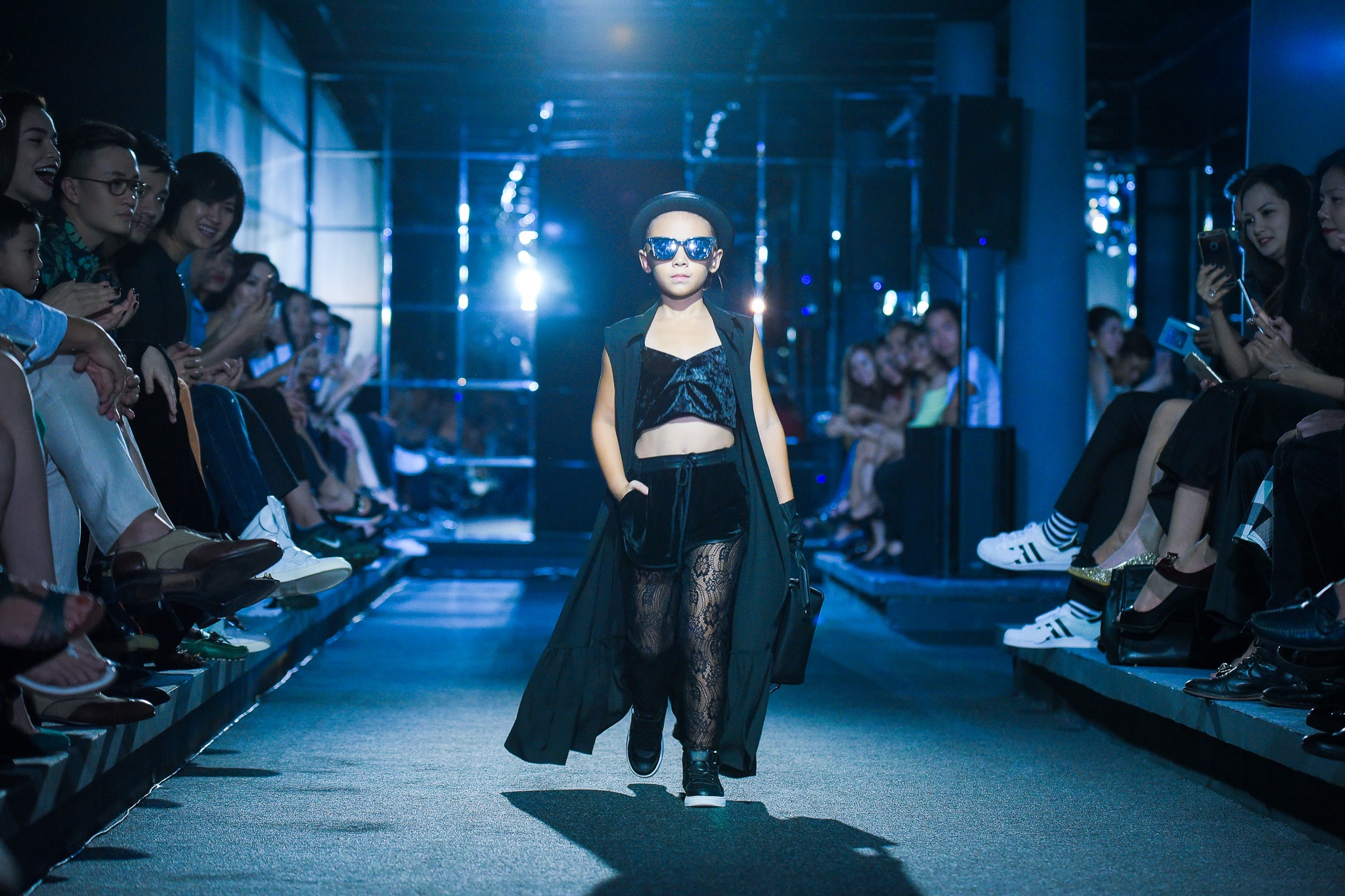 Con trai Ha Kieu Anh dien thoi trang anh 7