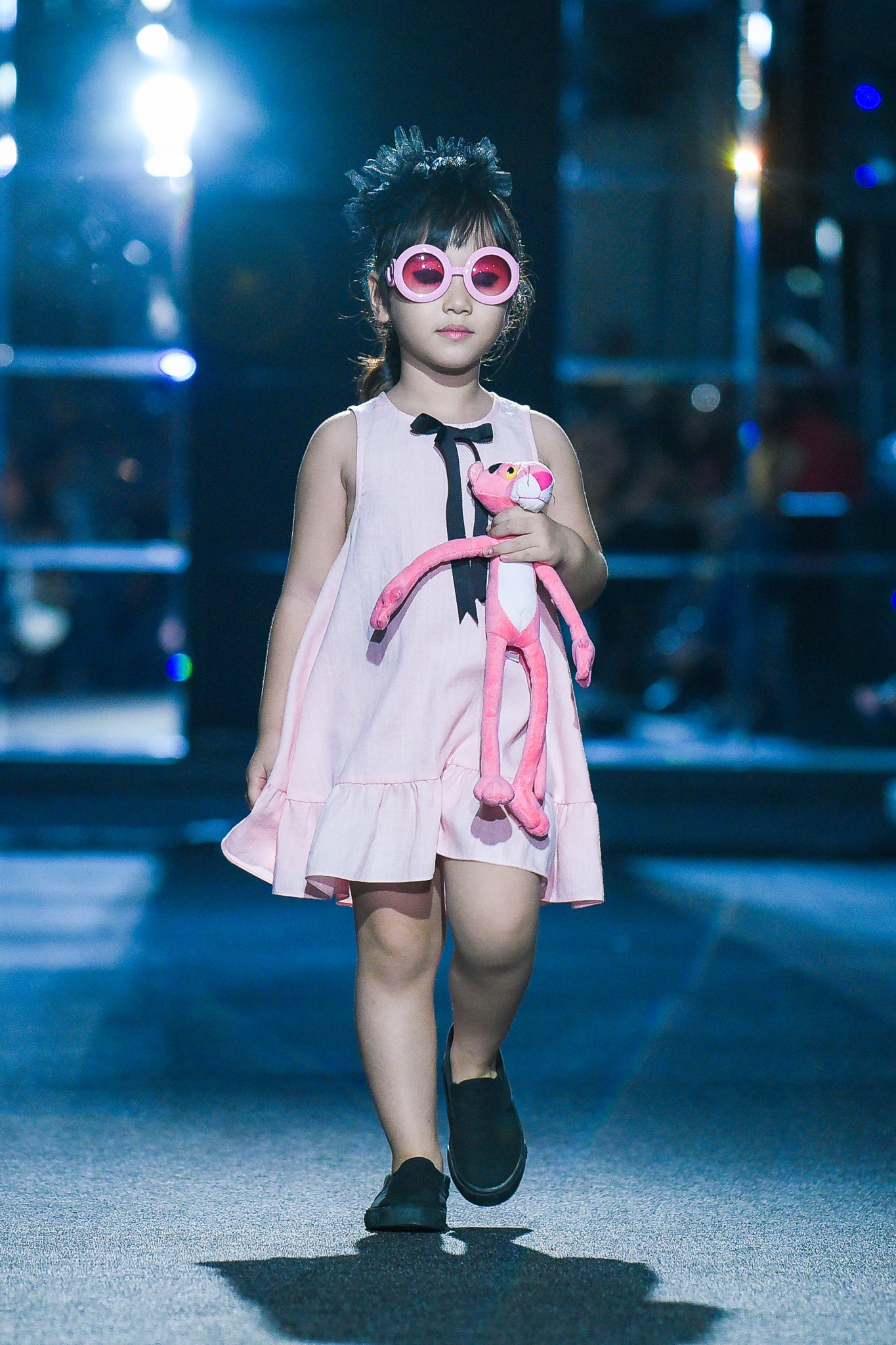 Con trai Ha Kieu Anh dien thoi trang anh 8