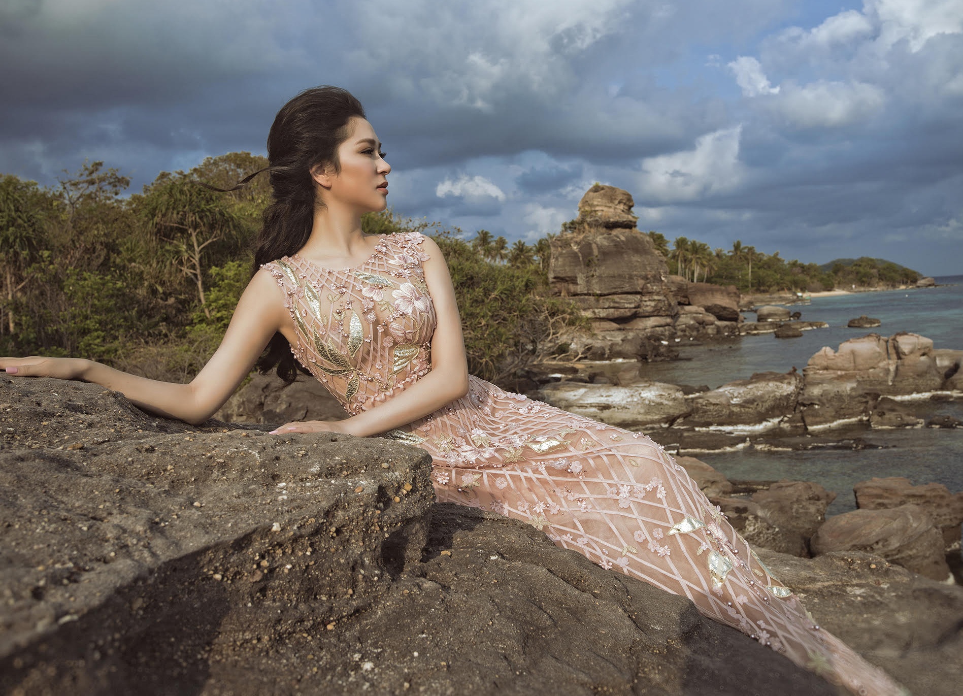 Nguyen Thi Huyen trong thiet ke cua Hoang Hai anh 1