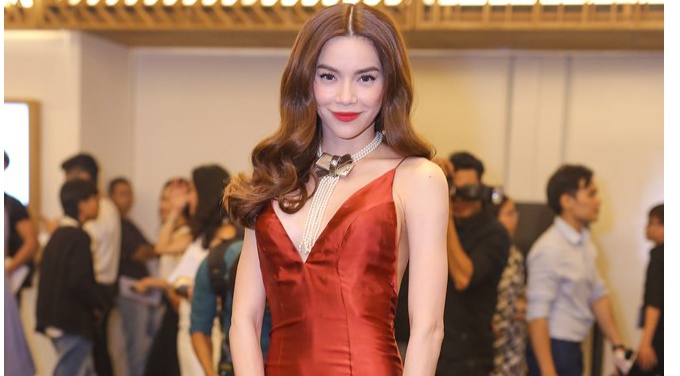 Ly Nha Ky, Ho Ngoc Ha goi cam nhat tuan qua hinh anh