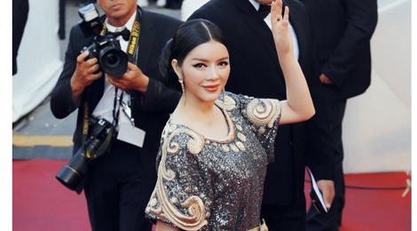 Ly Nha Ky mac kin dao sau nghi van bi lo nguc o Cannes hinh anh