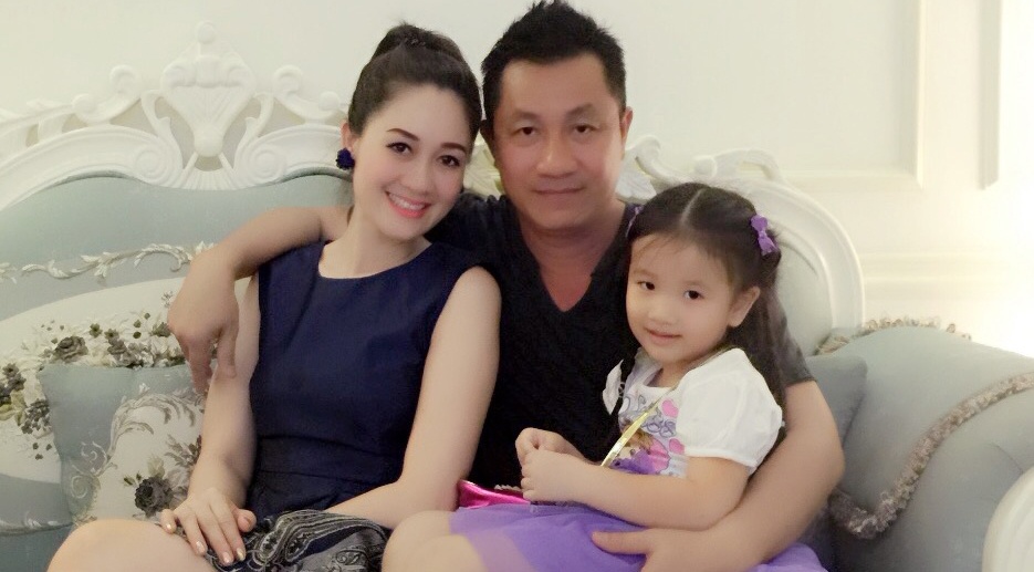 Hoa hau Ao dai noi ve cuoc song vo chong khong hon thu hinh anh