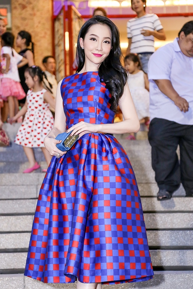 Angela Phuong Trinh,  Ly Nha Ky mac dep nhat tuan qua anh 7