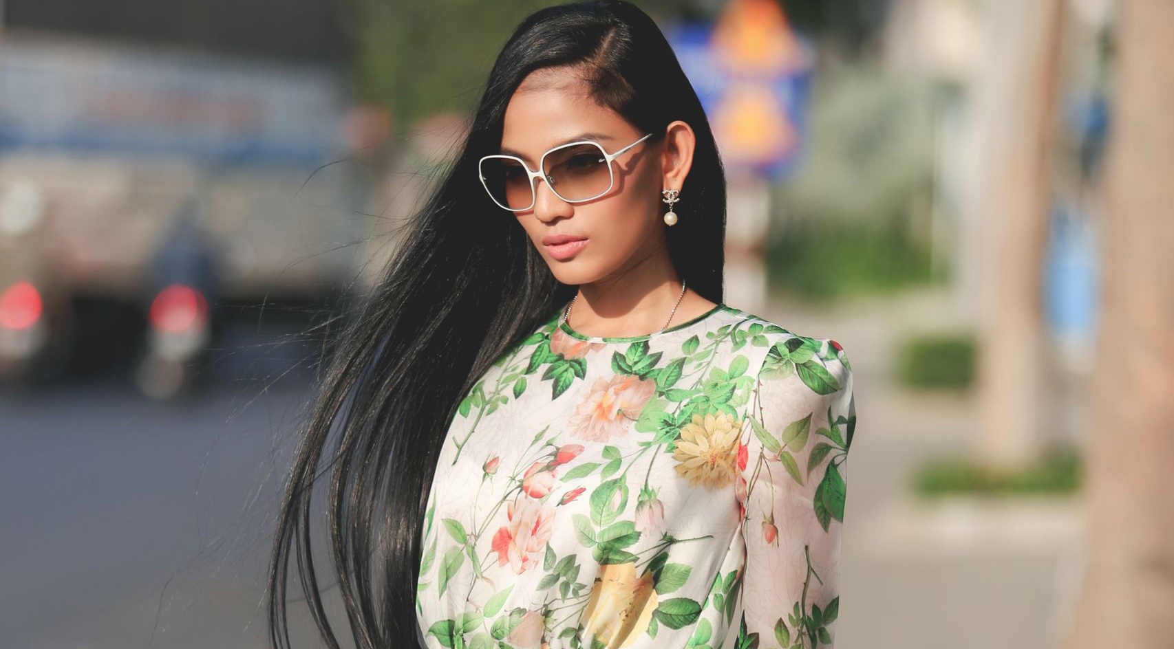 Truong Thi May ngot ngao xuong pho hinh anh