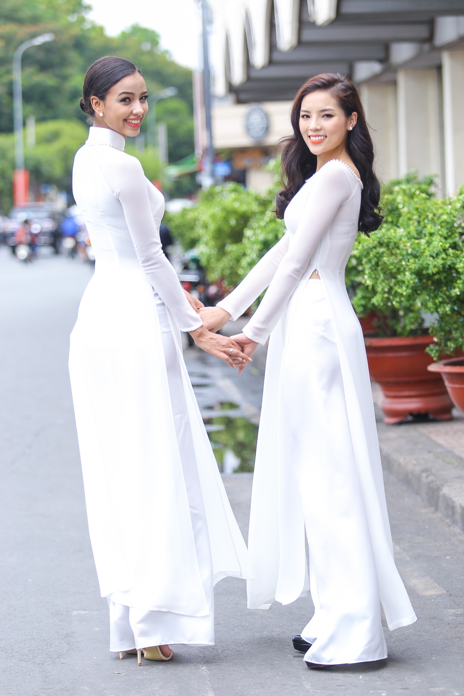 Hoa hậu Pháp diện áo dài trắng ảnh 2 Hoa hau Phap dien ao dai trang anh 2