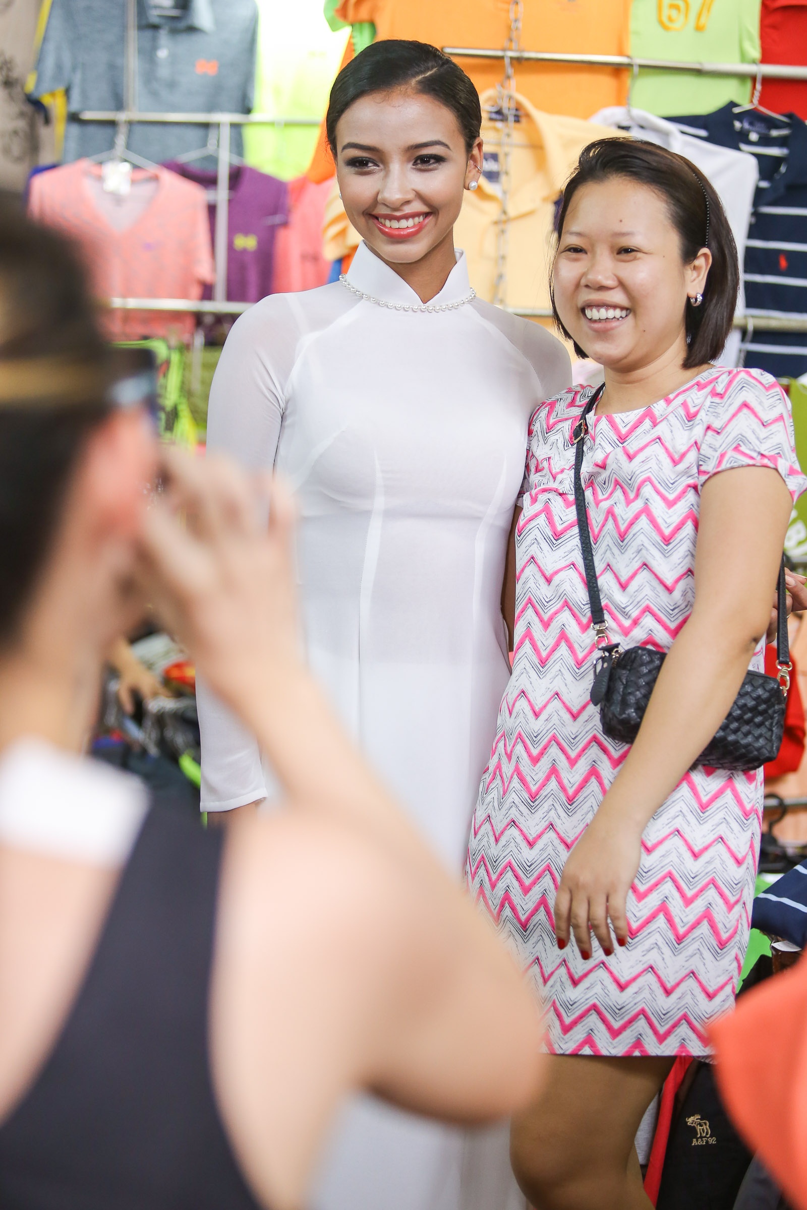 Hoa hậu Pháp diện áo dài trắng ảnh 6 Hoa hau Phap dien ao dai trang anh 6