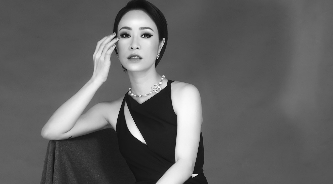 Uyen Linh lam nguoi mau trong show cua Adrian Anh Tuan hinh anh