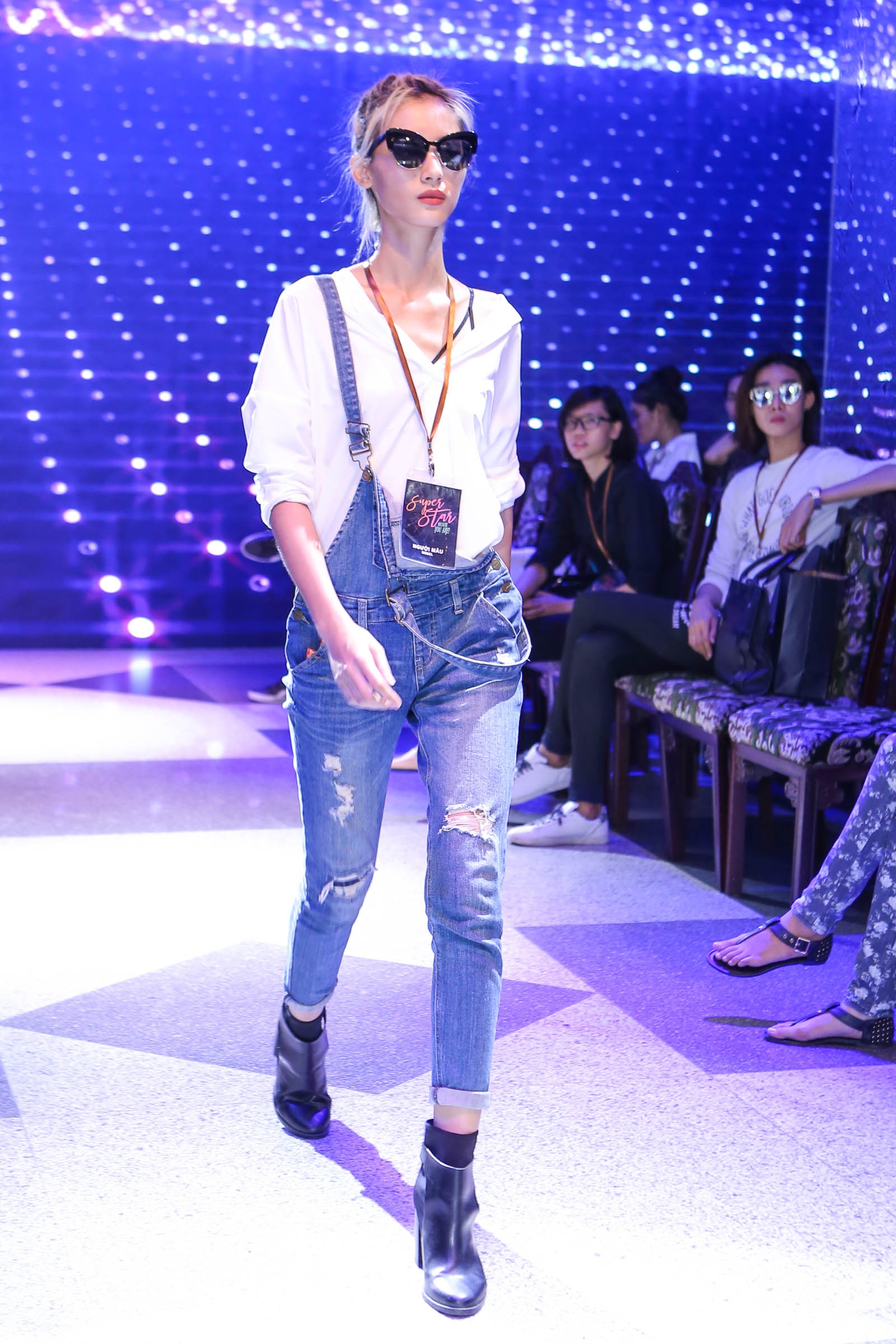 Dan mau mac phong cach tap show cua Adrian Anh Tuan anh 1