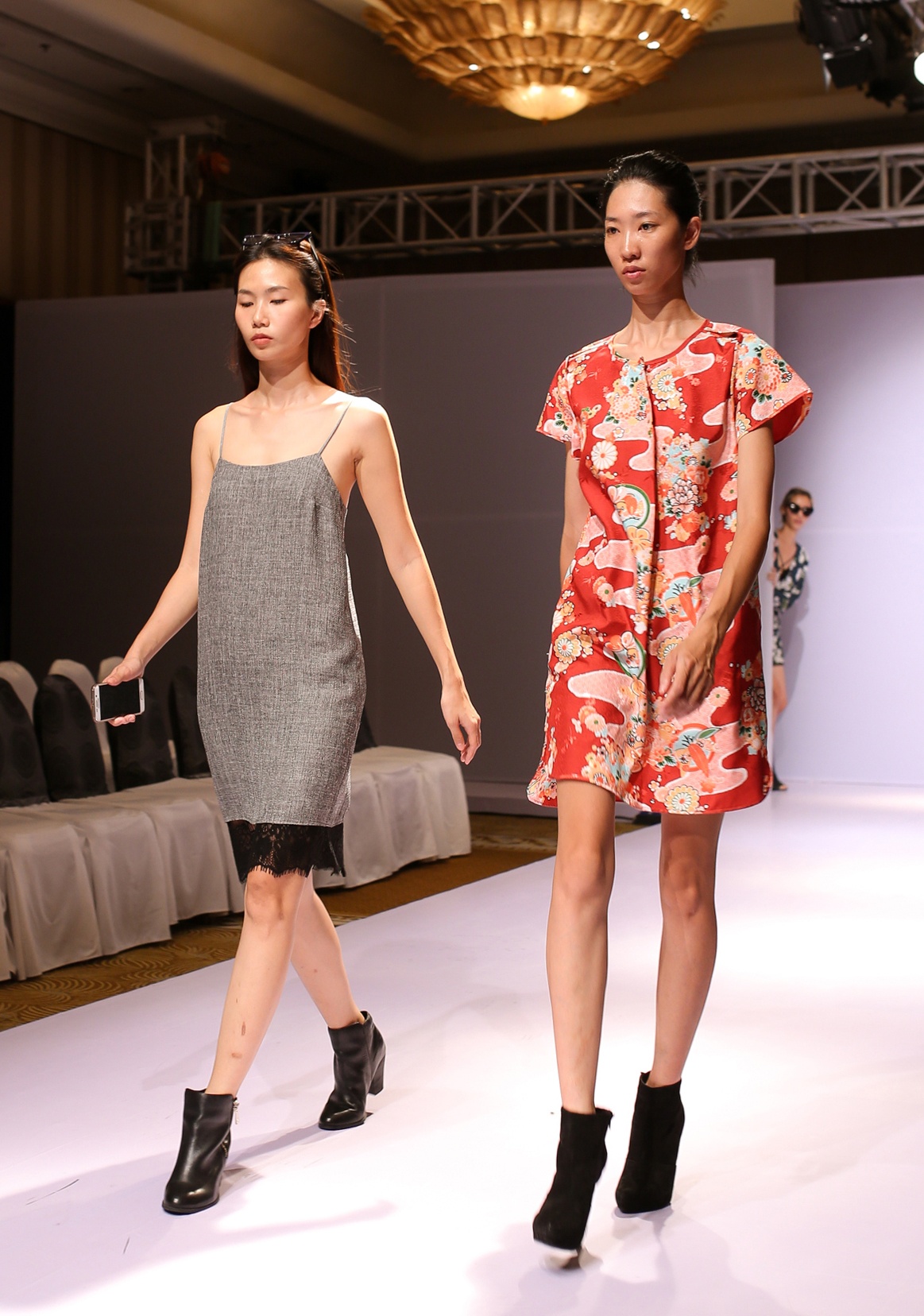 Hà Anh mặc mát mẻ tập catwalk cho đàn em ảnh 7 Ha Anh mac mat me tap catwalk cho dan em anh 7