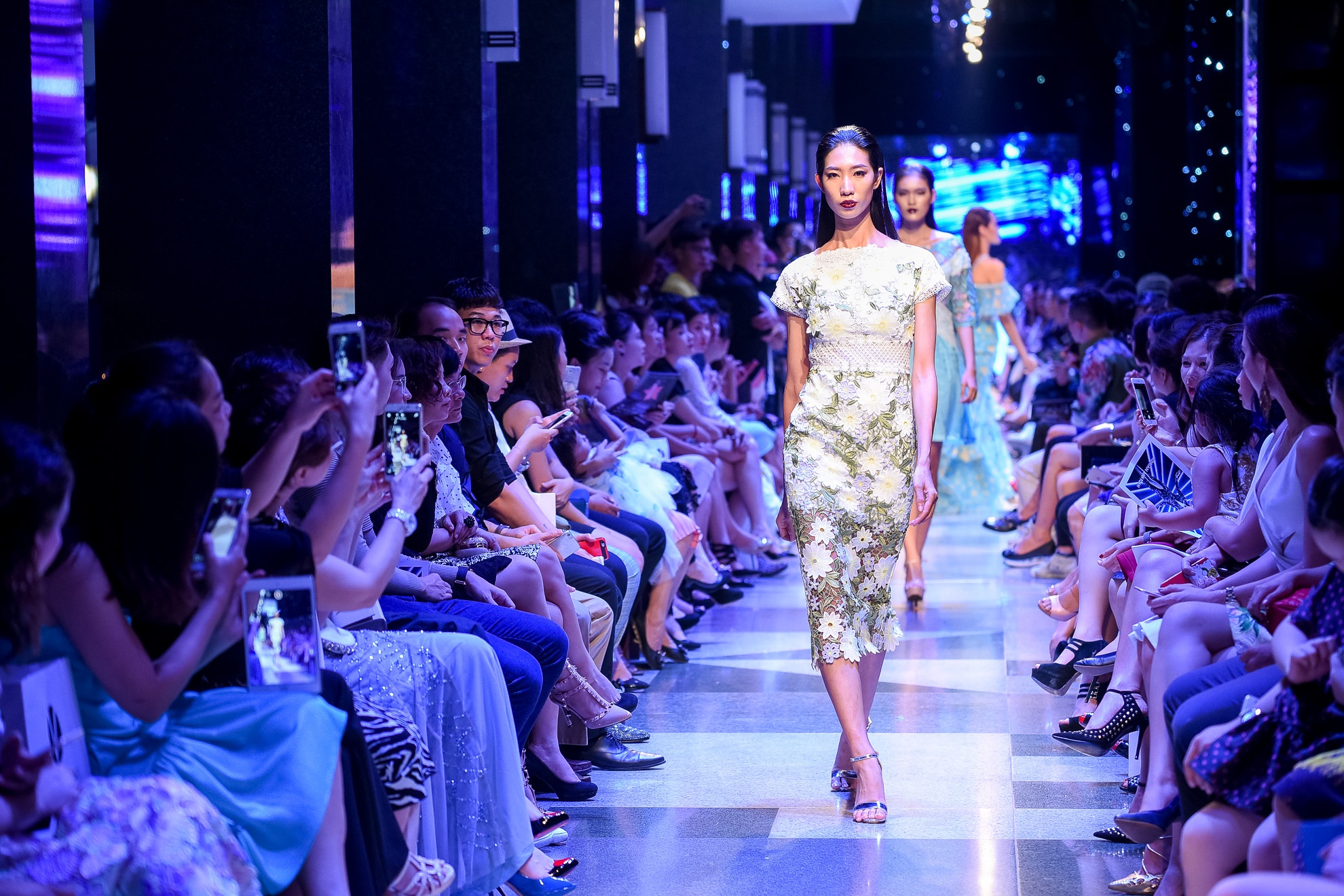 Thanh Hang dien show Adrian Anh Tuan anh 7