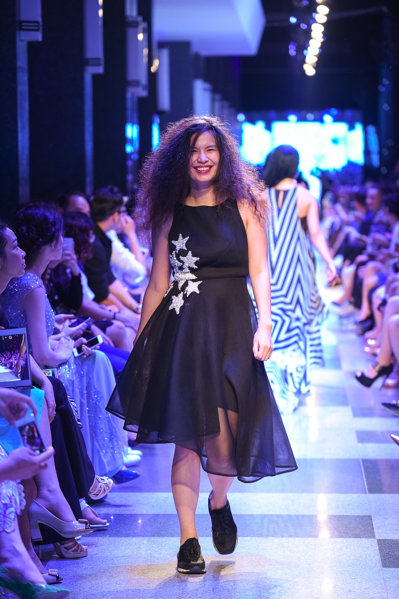 Diem Huong dien thoi trang voi con trai anh 7