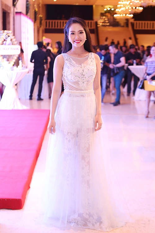 Phuong Trinh,  Ky Duyen vao nhom sao xau anh 3