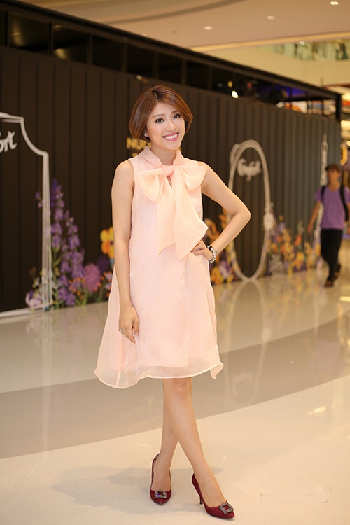 Phuong Trinh,  Ky Duyen vao nhom sao xau anh 6