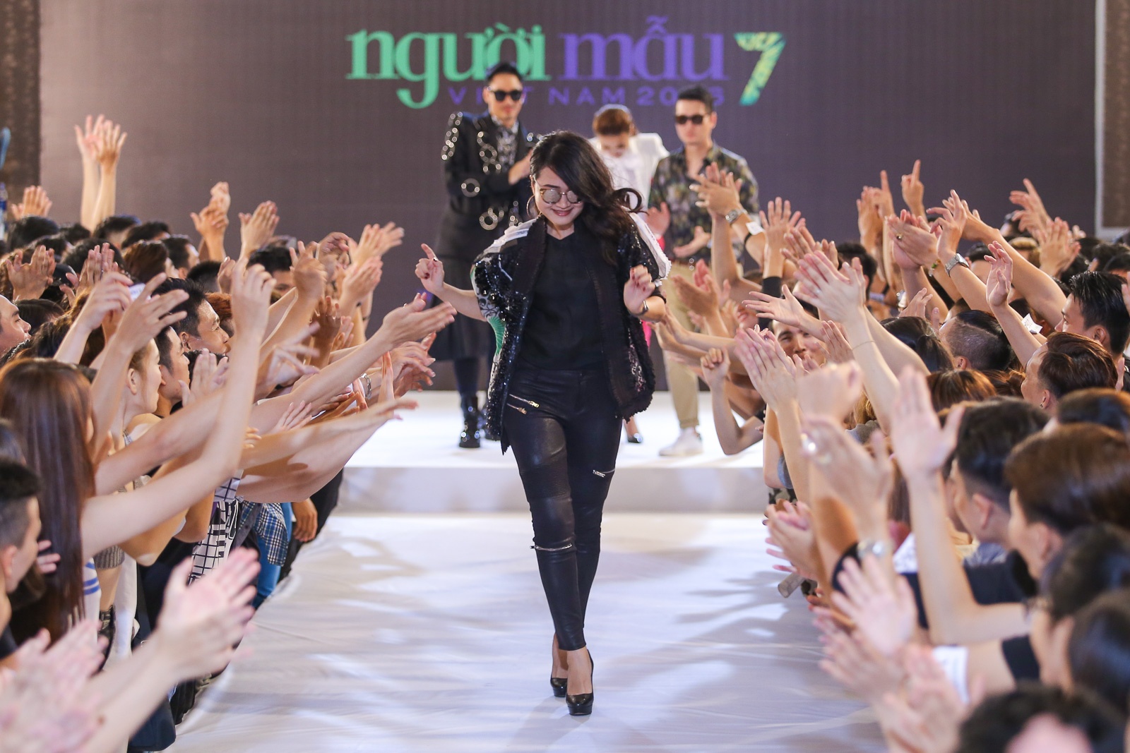 Thanh Hang,  Ly Qui Khanh sanh dieu di casting Next Top anh 6