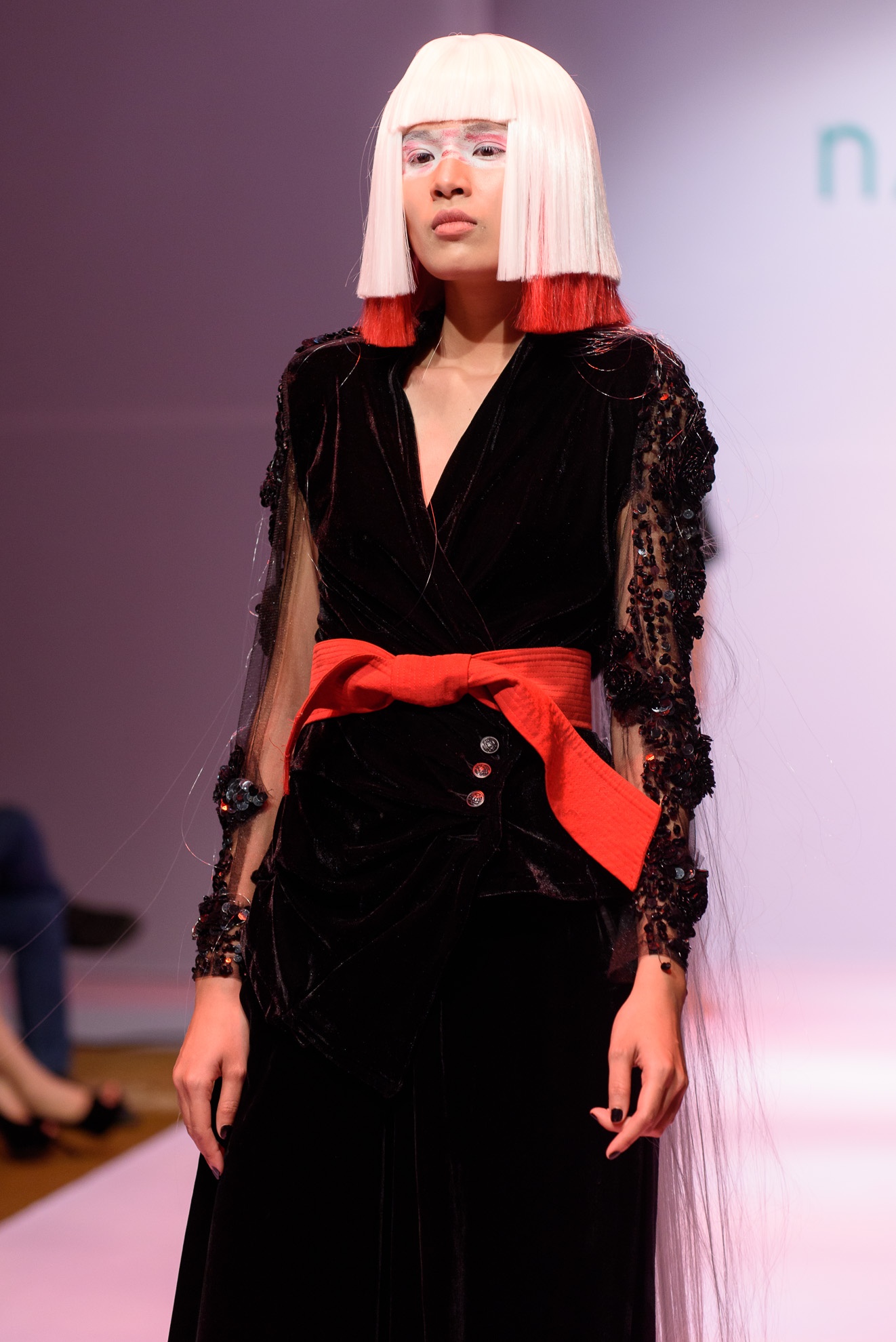 Ha Anh goi cam tren san dien anh 7