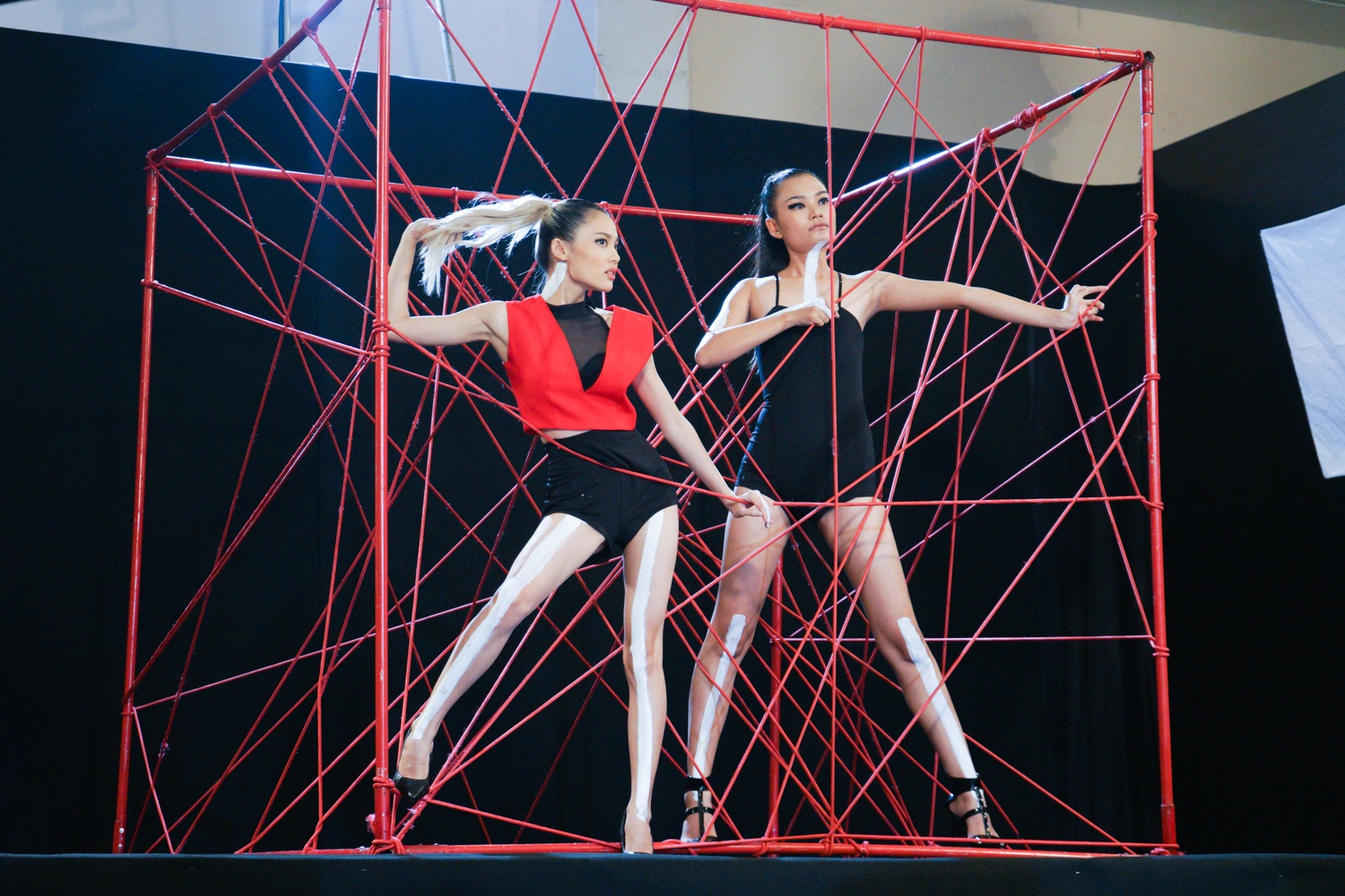 Hot girl cao 1, 55 m duoc uu ai o Next Top anh 2