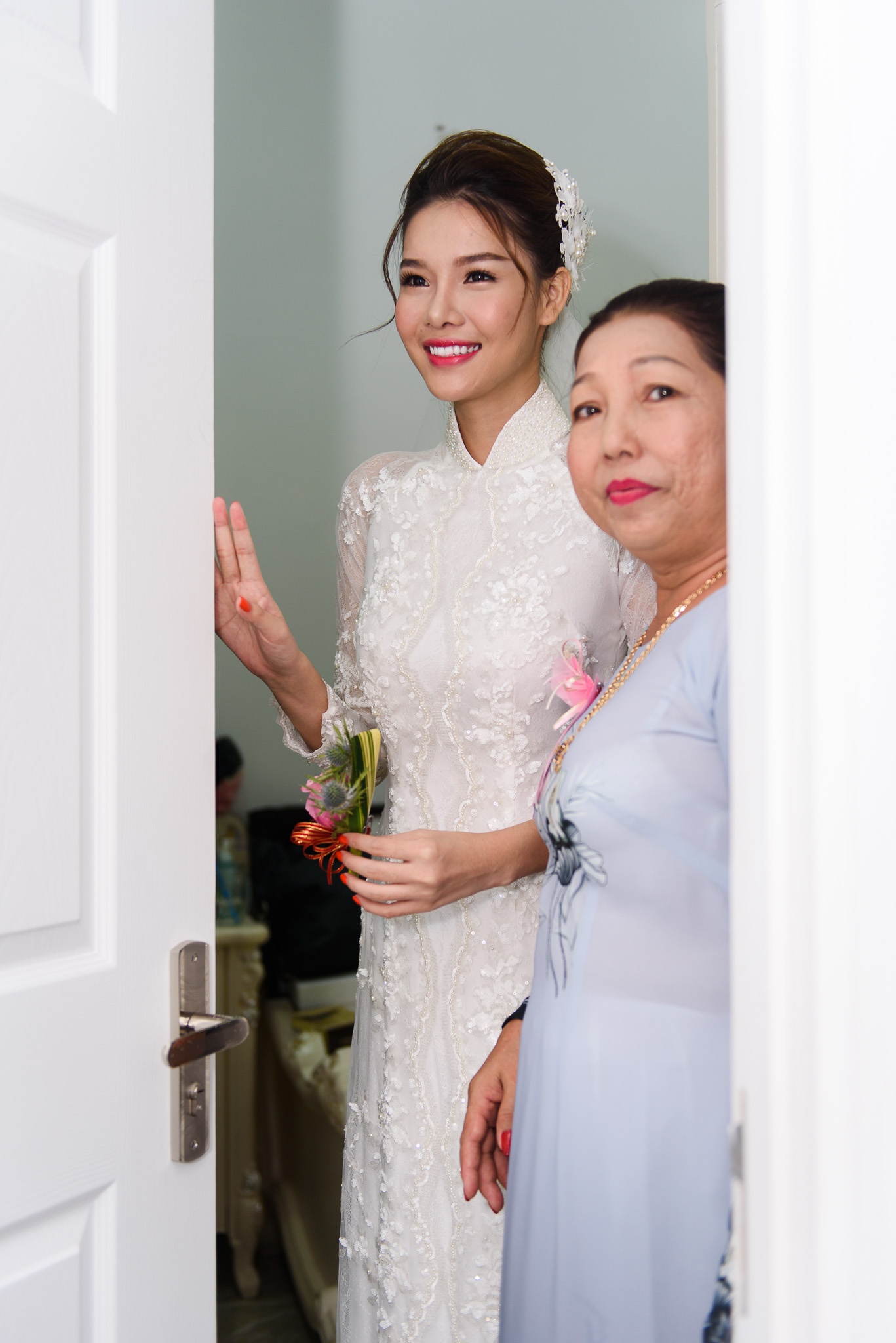 Dam hoi nhuom sac hong Ky Han - Mac Hong Quan anh 7