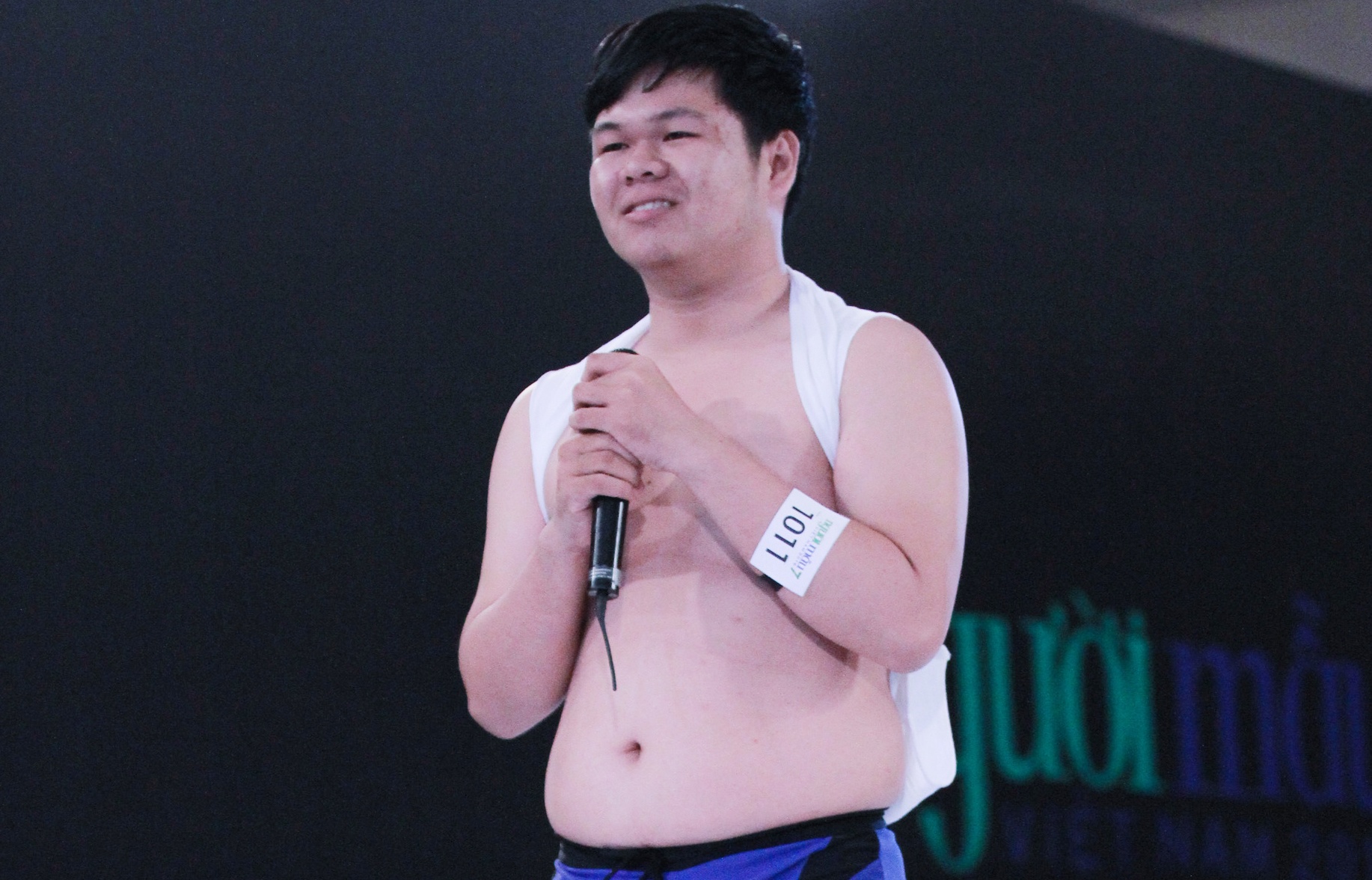 Thi sinh lun, map gay cuoi khi catwalk o Next Top Model hinh anh