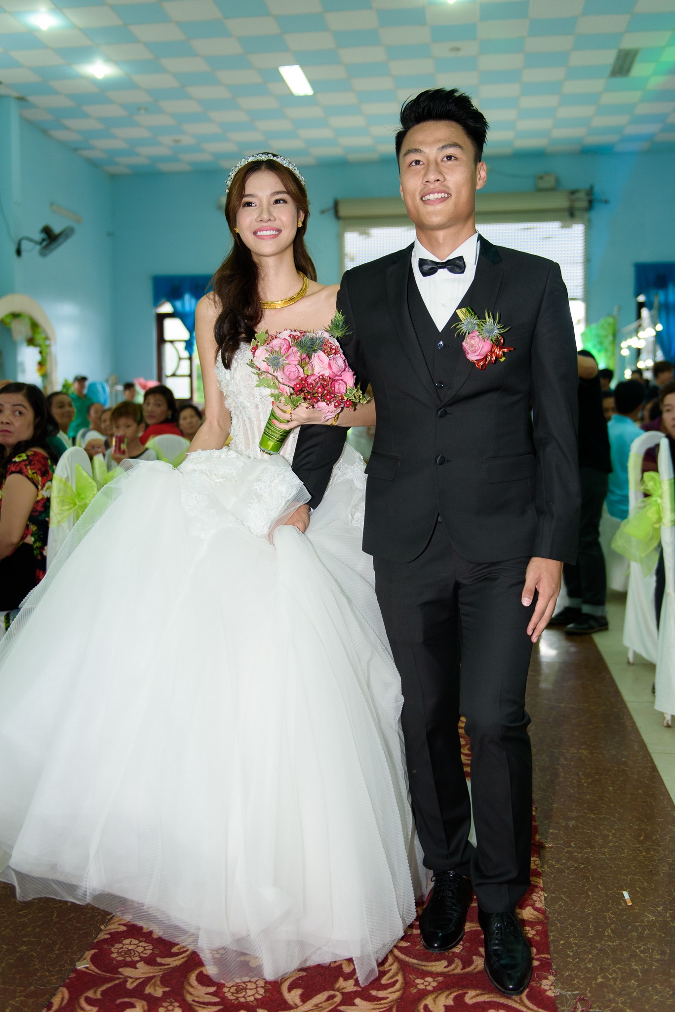 Ky Han hanh phuc ben Mac Hong Quan anh 8