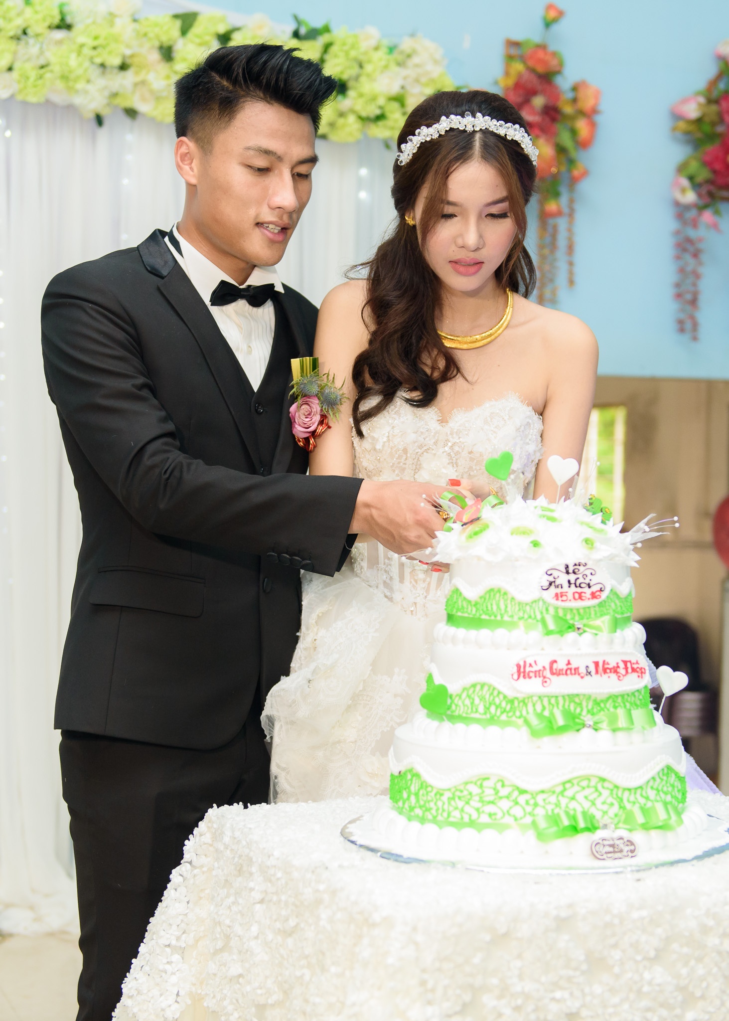 Ky Han hanh phuc ben Mac Hong Quan anh 11