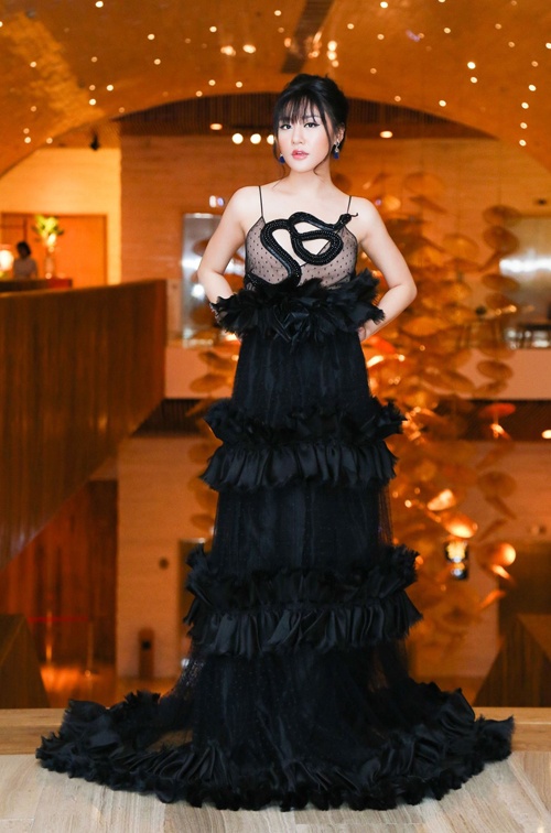 10 bo canh xau nhat showbiz Viet thang 5 anh 3