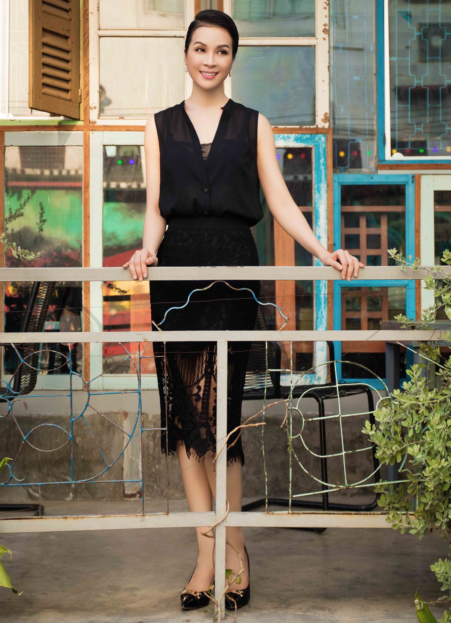 Y Phung va ban than dien tong den trang thanh lich anh 6