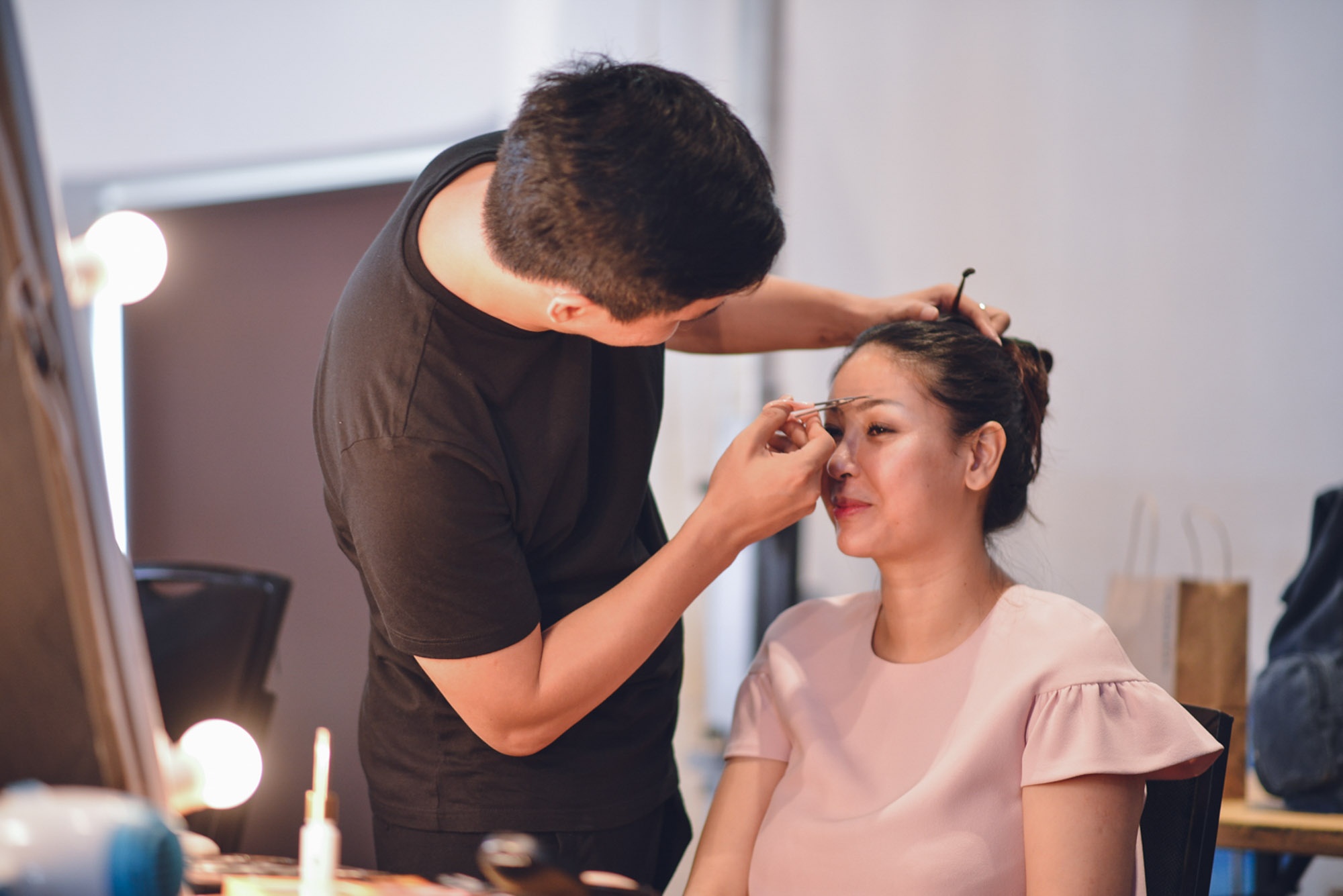 Dàn mẫu trang điểm trước show Đỗ Mạnh Cường ảnh 1 Dan mau trang diem truoc show Do Manh Cuong anh 1