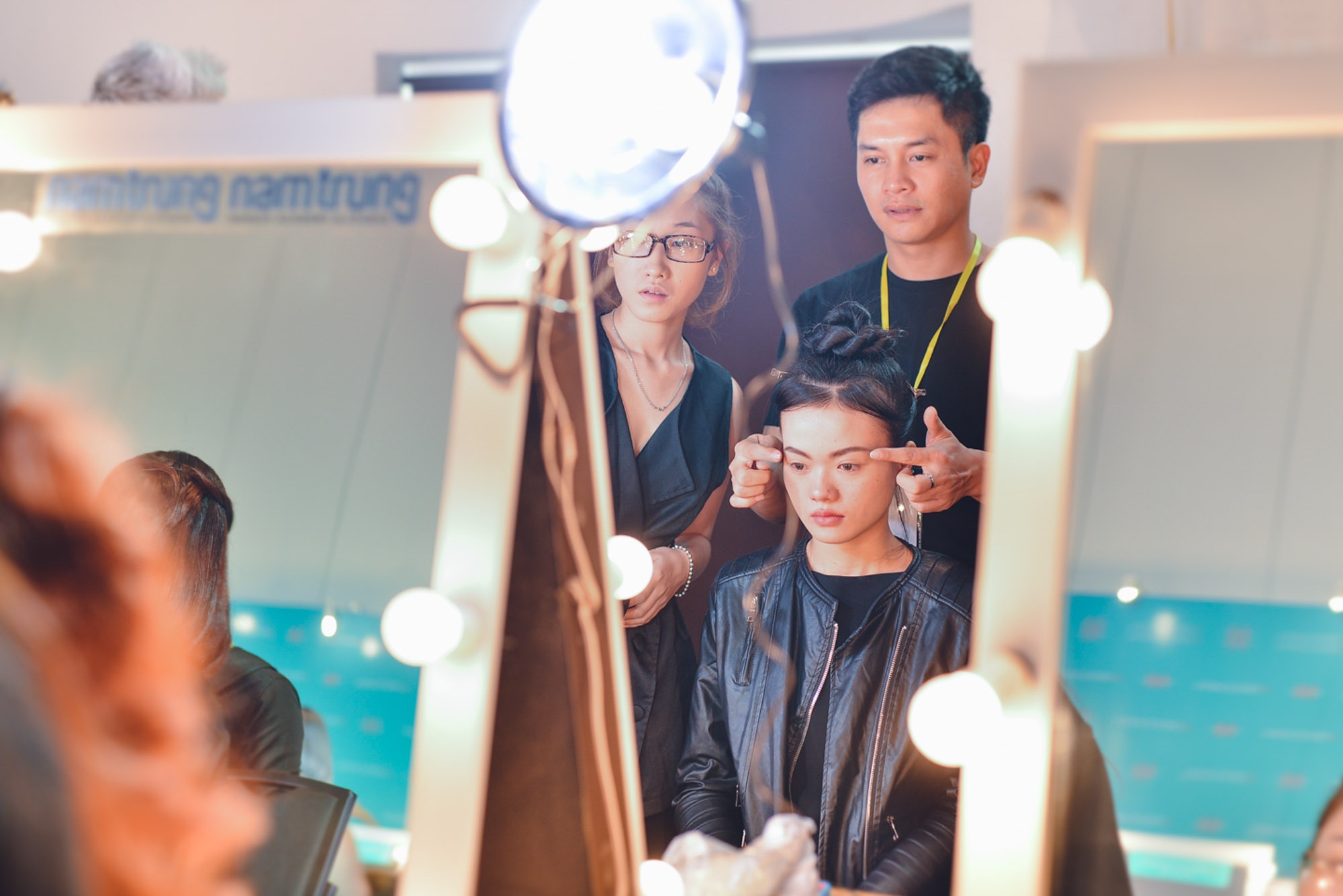Dàn mẫu trang điểm trước show Đỗ Mạnh Cường ảnh 3 Dan mau trang diem truoc show Do Manh Cuong anh 3