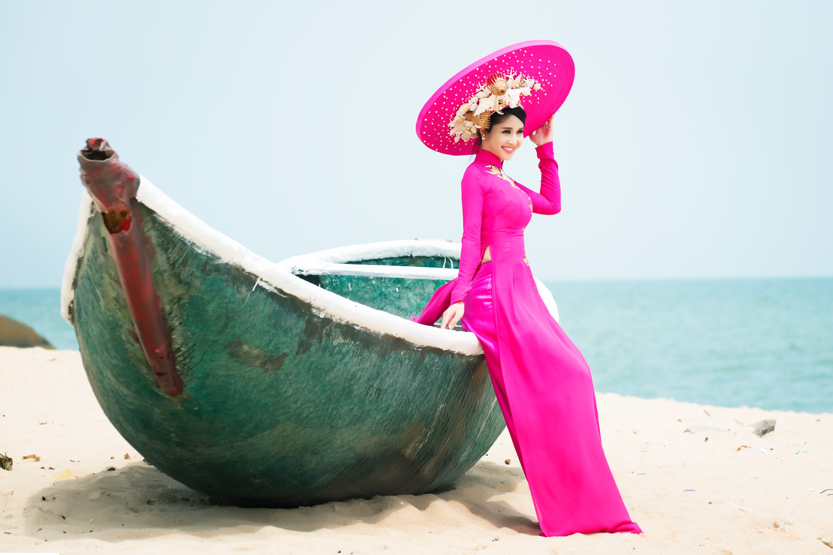 Vo cu Phan Thanh Binh dien ao dai duyen dang anh 7