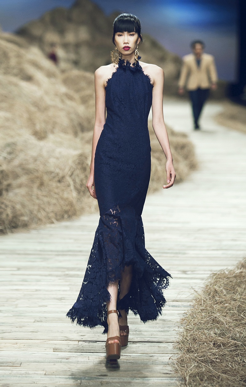 Nguoi mau nam be con trai Do Manh Cuong len san dien anh 13