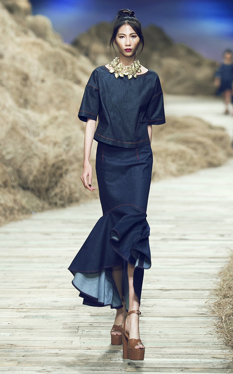 Nguoi mau nam be con trai Do Manh Cuong len san dien anh 9