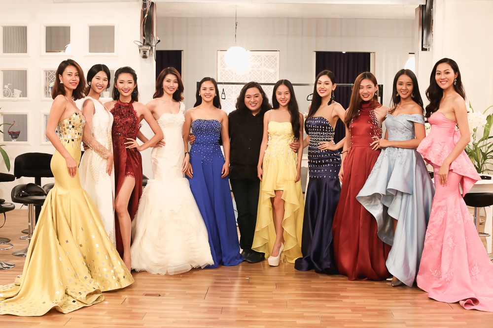 Top 10 Hoa khôi Áo dài thử trang phục dạ hội ảnh 7 Top 10 Hoa khoi Ao dai thu trang phuc da hoi anh 7