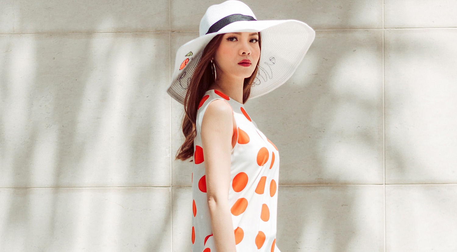 4 set trang phuc giup Yen Trang cai thien chieu cao hinh anh