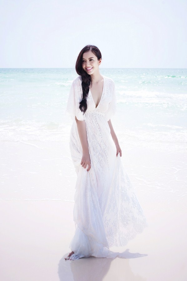 Giai bac Sieu mau goi y trang phuc di bien ngay he anh 1