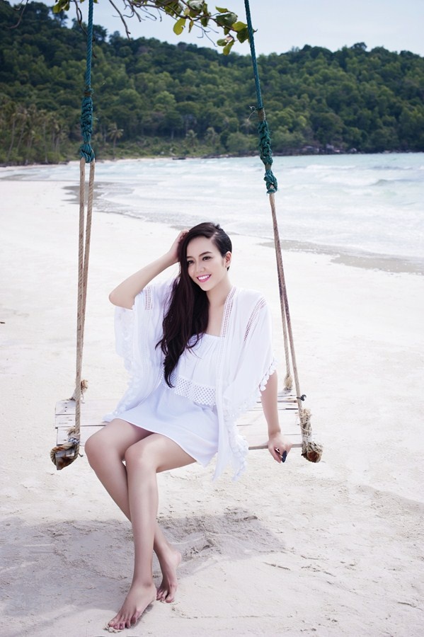 Giai bac Sieu mau goi y trang phuc di bien ngay he anh 3