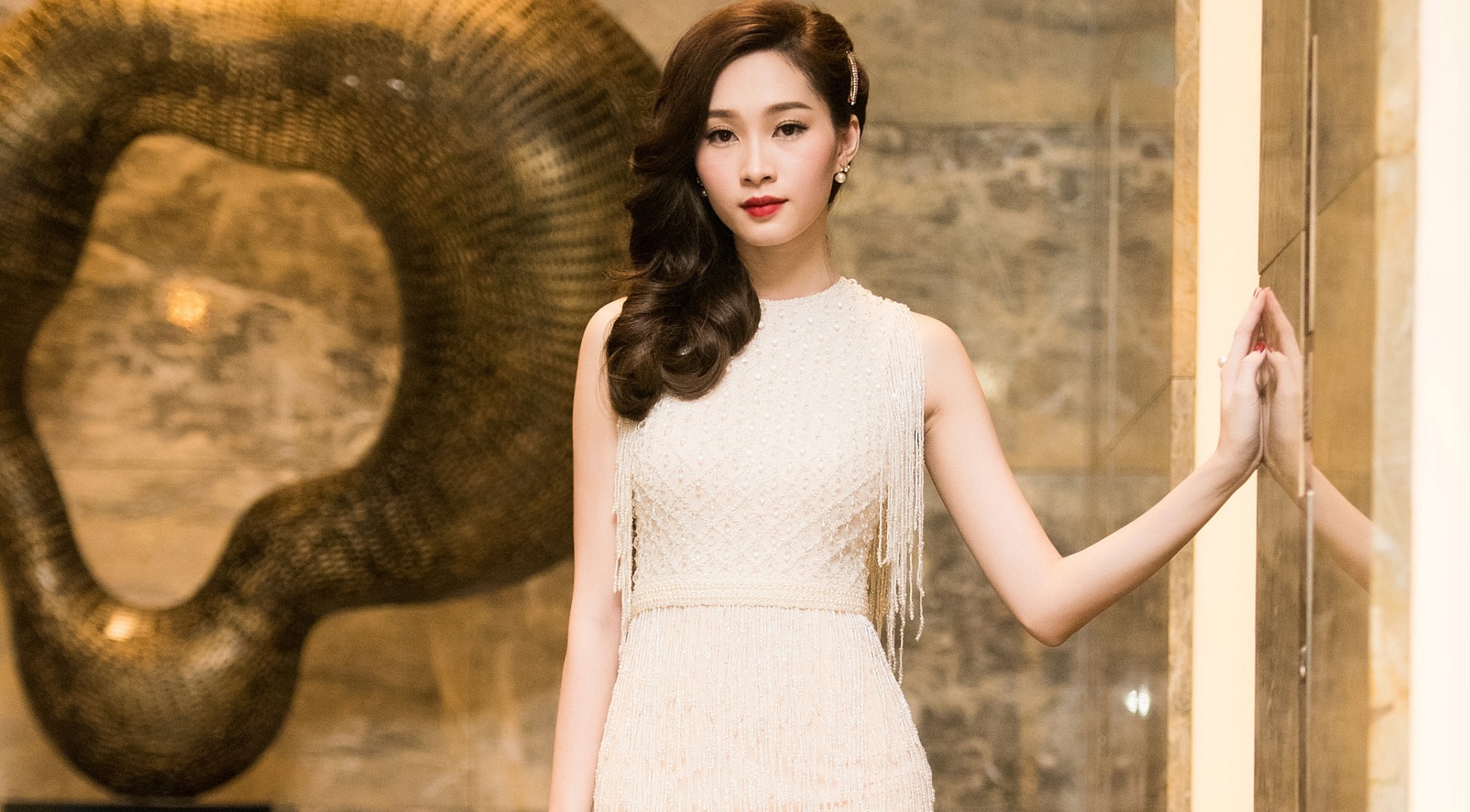 Dang Thu Thao thay hai trang phuc o su kien hinh anh