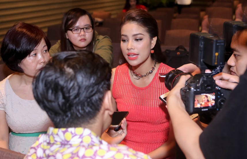 Pham Huong khong yeu ban trai Ha Ho anh 1