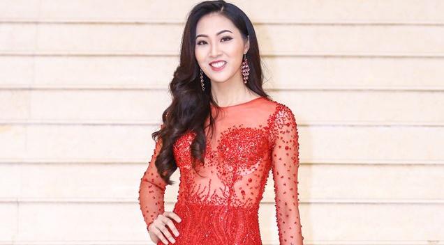 Tan Hoa khoi Ao dai noi ve chuyen qua tuoi de thi Miss World hinh anh