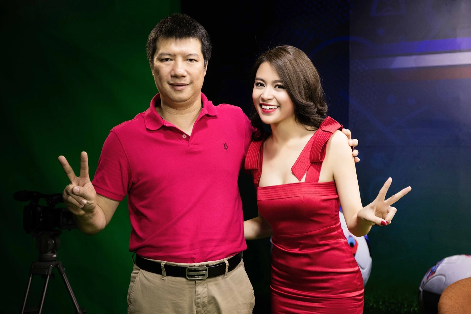 Hoang Thuy Linh goi cam chay show anh 4